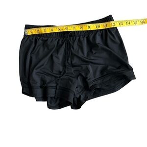 So black athletic shorts size S